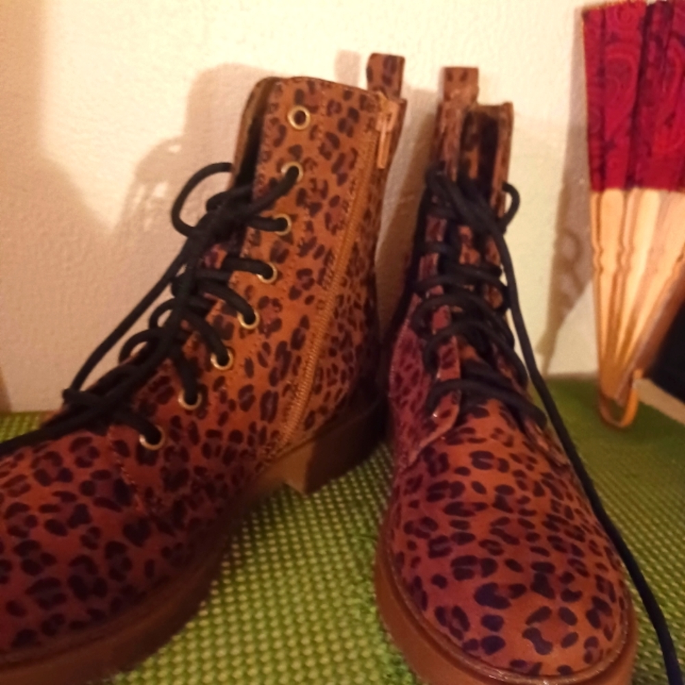 Women's boots